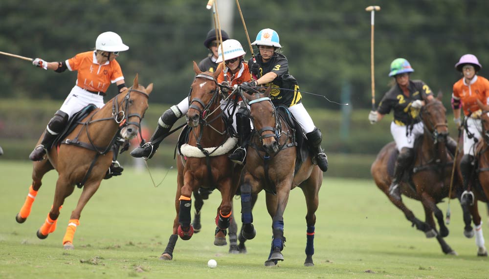 hope-arellano-mia-cambiaso-bump