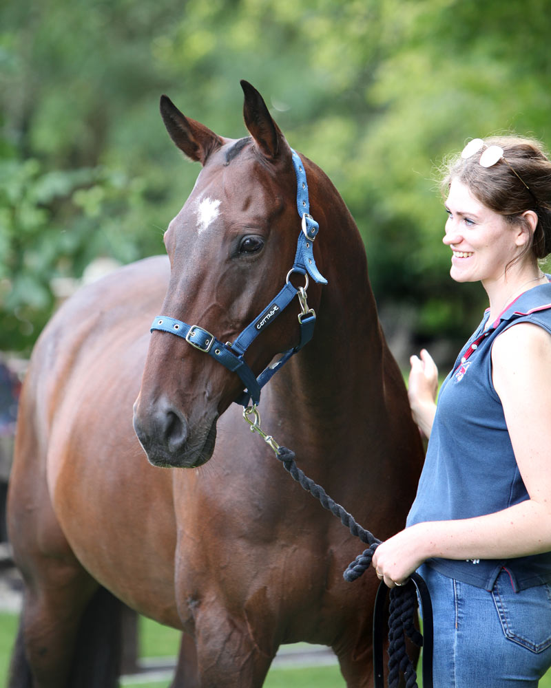 Jodie Saunders – NFPC – Headway Brain injury survivor Jodie Saunders with a polo pony